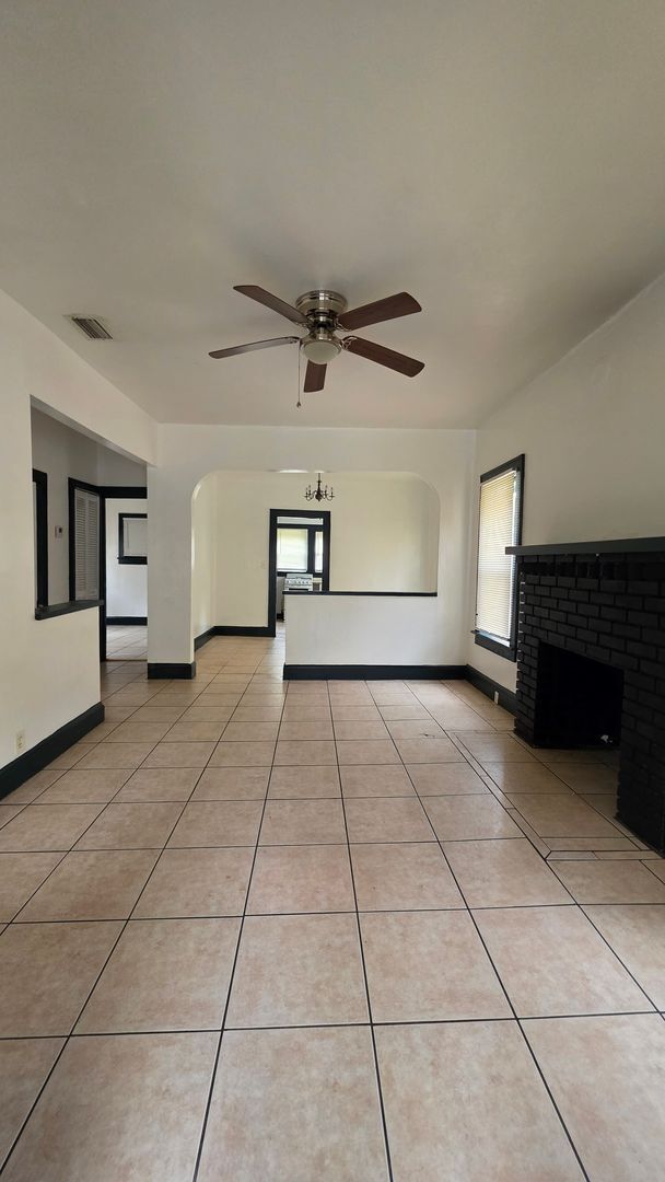 Foto del edificio - 2 Bedroom 1 Bath Cottage