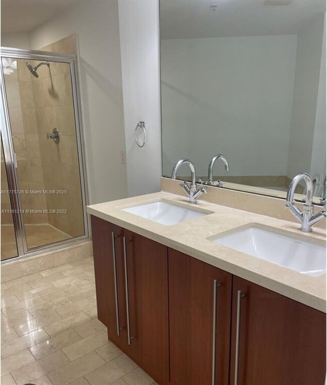Foto del edificio - 79 SW 12th St