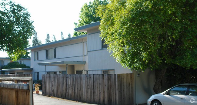 Building Photo - 964 Dolores Dr