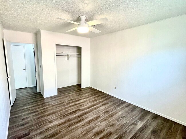 Foto del edificio - 2115 W Emma Ave