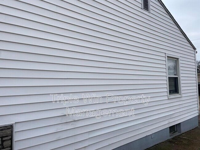 Foto del edificio - 5 Westdell Dr