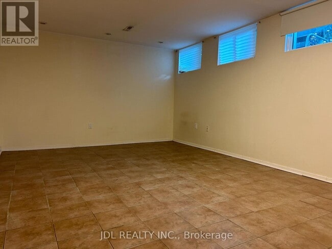 Building Photo - 23 Pineway Blvd
