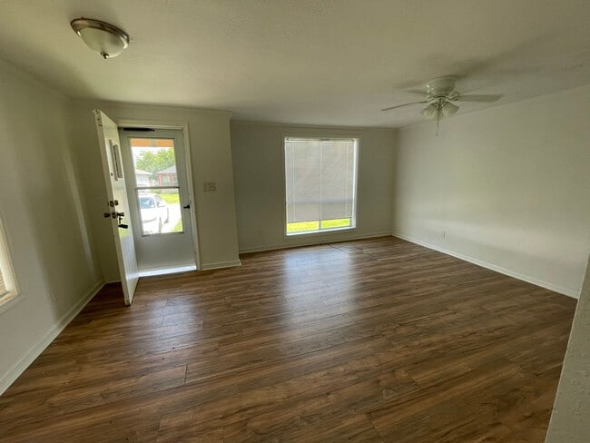 Building Photo - Home for rent!