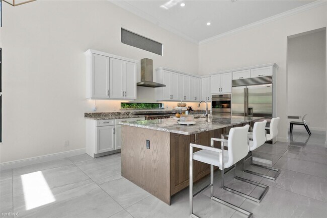 Building Photo - 5 br, 5.5 bath House - 2630 NW 69th St