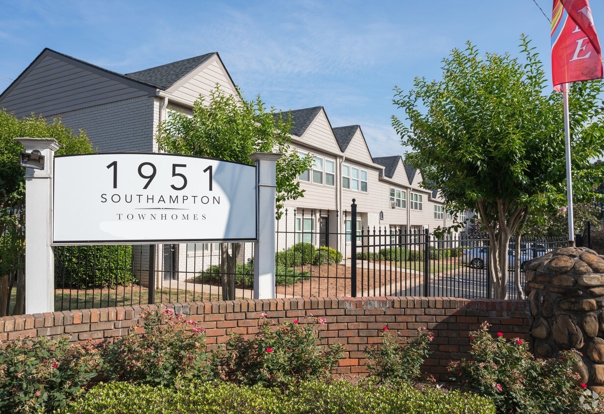 Broadway Townhomes Apartments - College Park, GA | Apartments.com