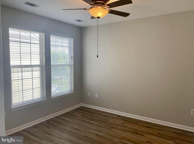 Foto del edificio - 8207 Blue Heron Dr