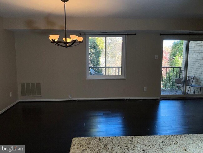 Foto del edificio - 7425 Democracy Blvd