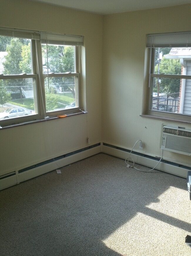 Building Photo - 3724 Drakewood Dr