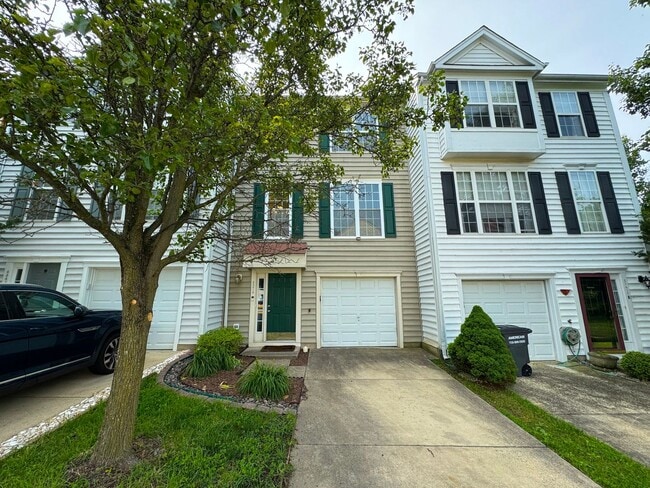 Gorgeous 3 Bed 2.5 Bath Interior Townhome ... - Gorgeous 3 Bed 2.5 Bath Interior Townhome ...
