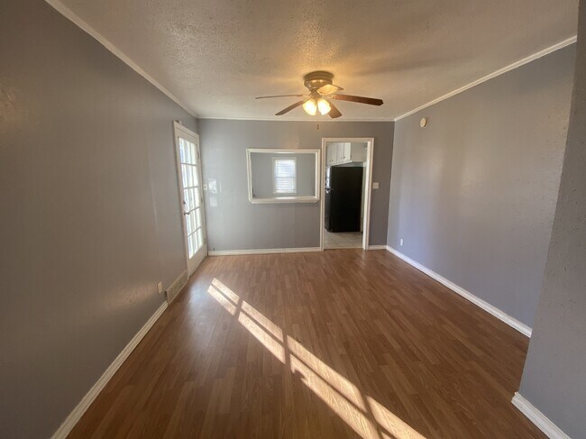 Foto del edificio - 3732 E 28th St