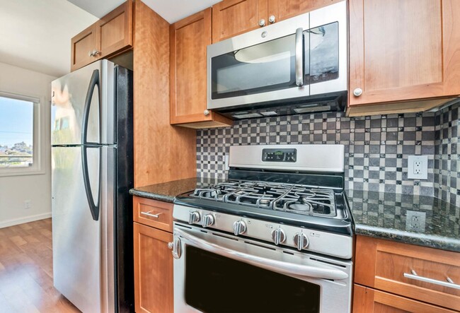 Foto del edificio - Walk to Beach & Downtown in Charming Lagun...