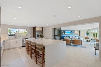 Building Photo - 3420 Gulf Shore Blvd N