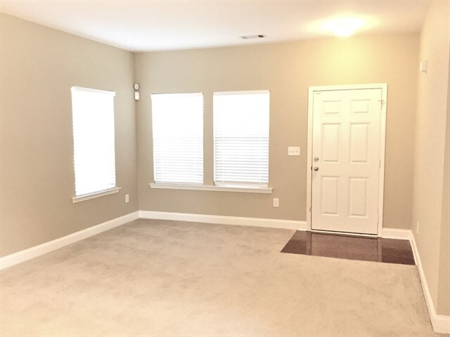 Foto del edificio - 6601 Ridgeview Commons Drive