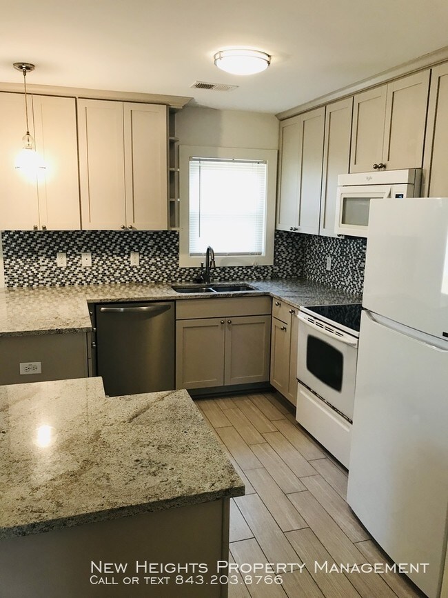 Building Photo - 334 Riverland Dr