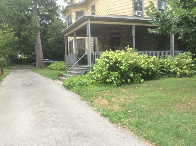 Building Photo - 148 Montgomery Ave
