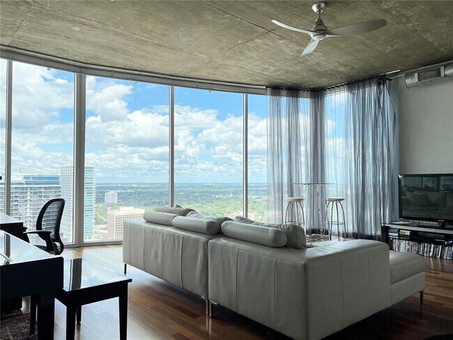 Foto del edificio - 155 S Court Ave