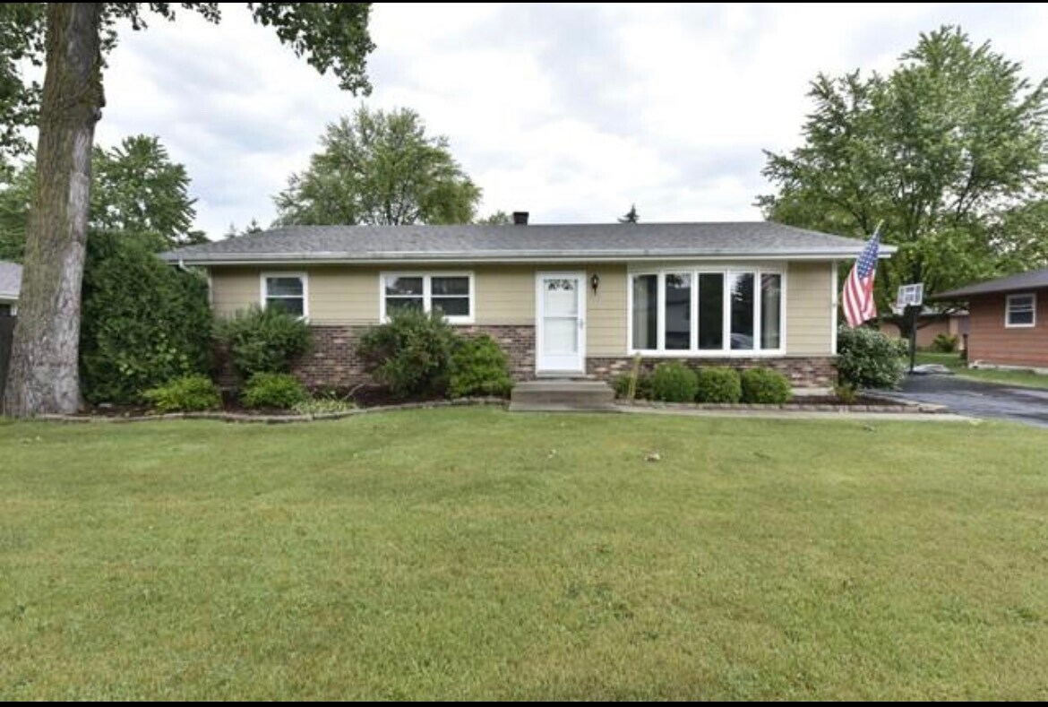 607 Holdridge Ave, Winthrop Harbor, IL 60096 House for Rent in