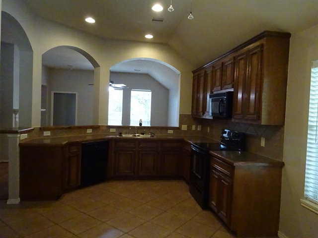 Building Photo - 17615 Burkhart Ridge Dr