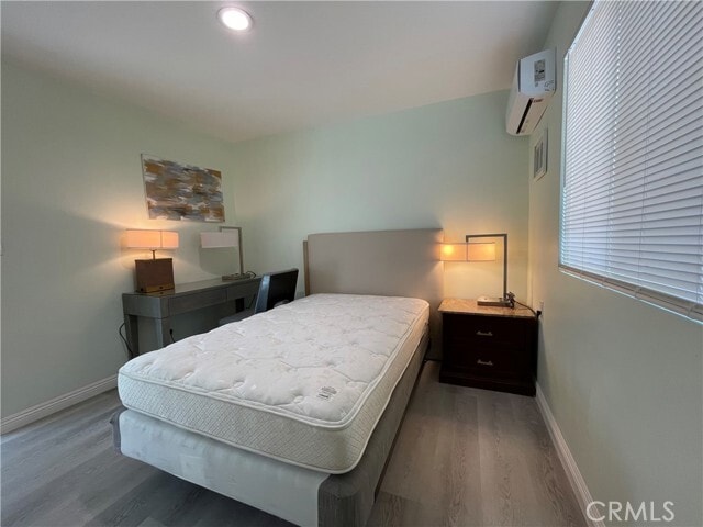 Building Photo - 12811 Oaks Ave