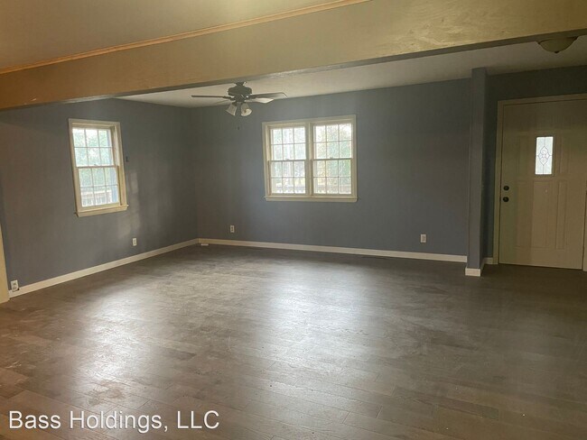 Building Photo - 3 br, 2 bath House - 2359 E Huntington