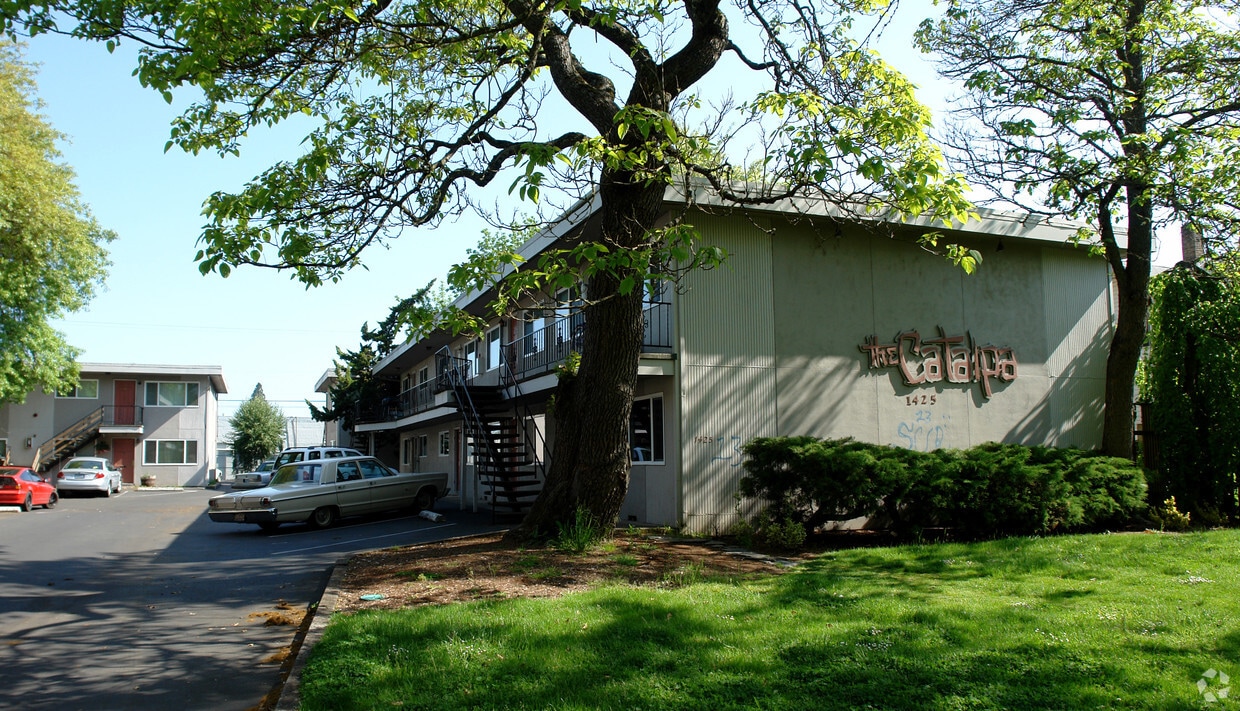 Building Photo - The Catalpa