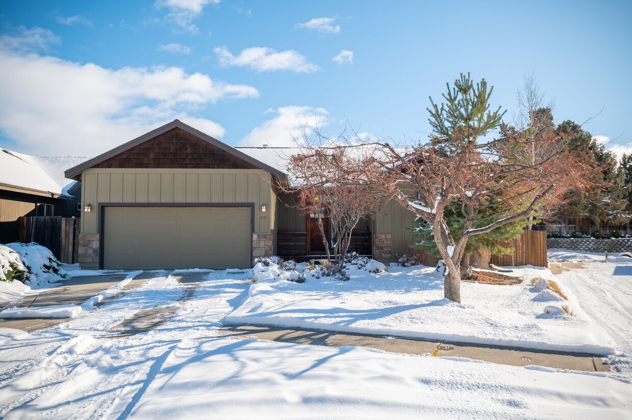 Primary Photo - Charming 3-Bedroom Home in a NE Bend