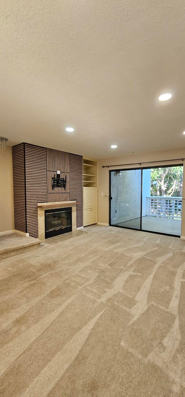 Living room - 2600 Oak Rd