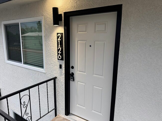 Foto del edificio - 2126 N Glenn Ave