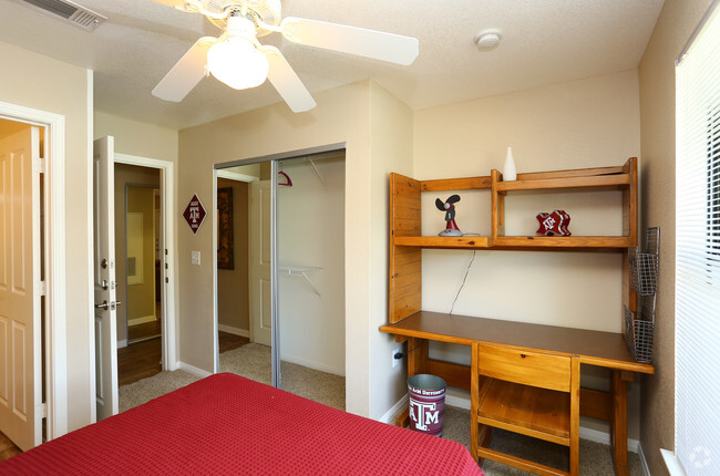 4BR-4BA Bedroom - Reveille Ranch