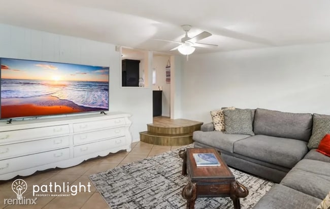 Foto del edificio - 2 br, 1 bath House - 4610 Sloan Avenue UNIT