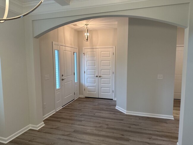 Foto del edificio - 5029 Castleoak Dr