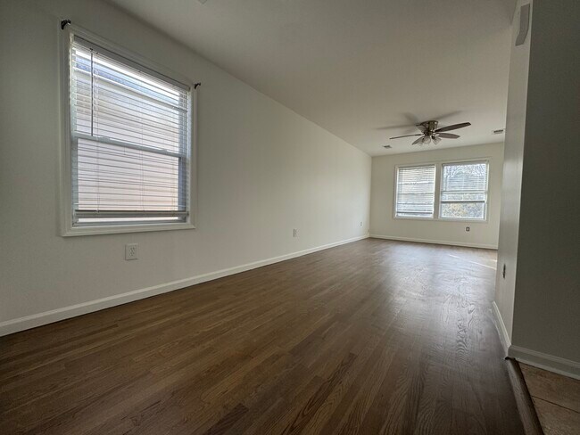 Foto del edificio - 121 12th Ave