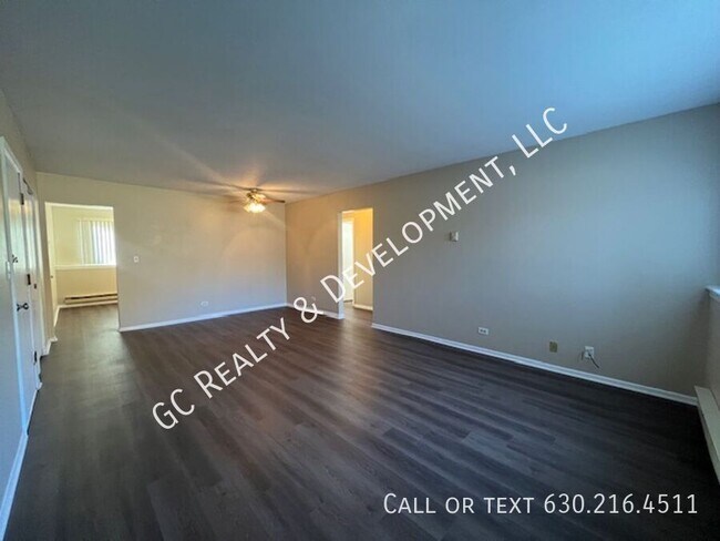 Foto del edificio - ***HUNTLEY / 2 BDRM / APPL INCL / COIN LAU...