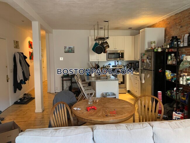 Foto del edificio - 608 Columbus Ave