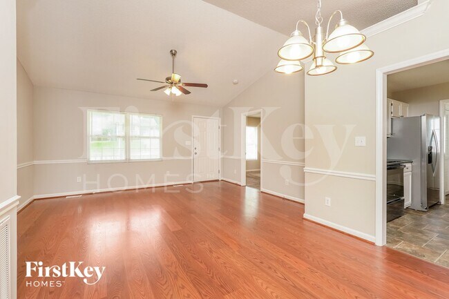 Foto del edificio - 514 3 Oaks Dr