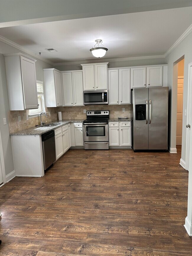 Foto del edificio - 609 Stevens Pl