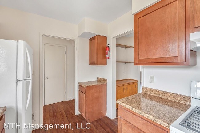 Building Photo - 4250-16 W Dickman Rd