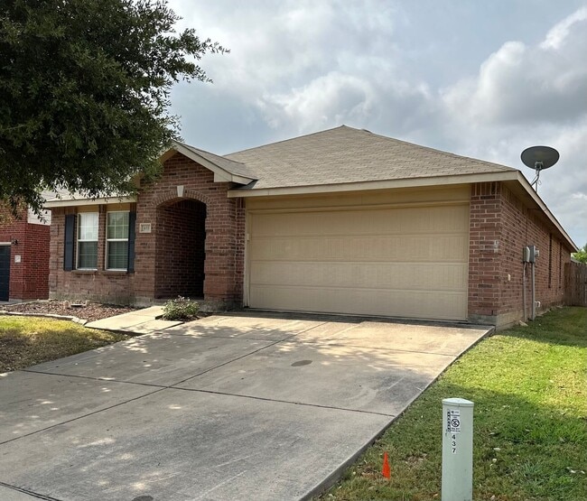 Building Photo - Fantastic 4 Bedroom, 2 Full Bath House Located in Northwest ISD!