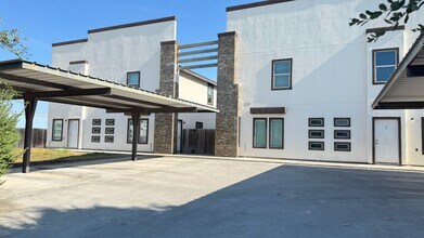 Building Photo - 219 Fig Dr