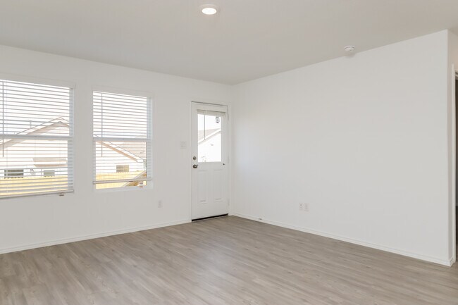Building Photo - 2815 Gustavo Dr
