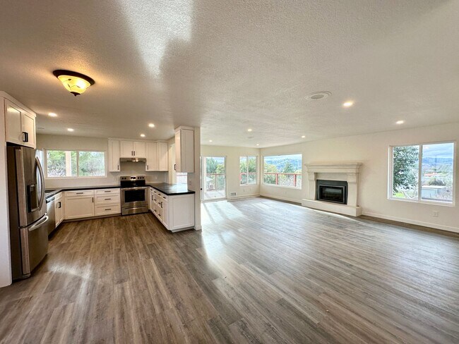 Building Photo - 735 N Trigo Ln