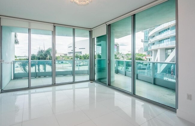 Foto del edificio - 900 Biscayne Blvd