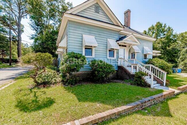 Foto del edificio - 2116 Pinehurst Rd