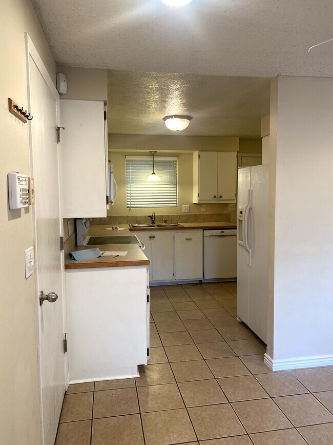 Foto del edificio - 3298 N Clayton Pl