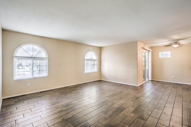 Building Photo - 3145 E Flamingo Rd