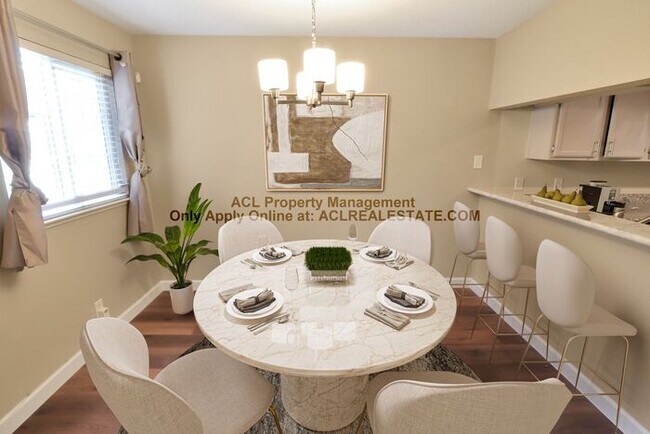 Building Photo - 2bed 2 bath Oakland Hills Getaway now avai...