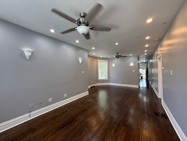 Foto del edificio - 3721 W Belden Ave