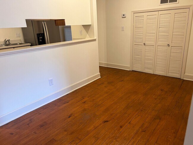 Foto del interior - 692 N High St