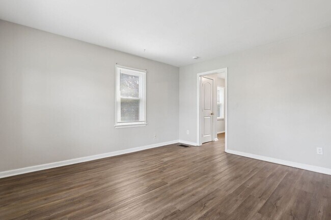 Building Photo - 2801-2803-2803 Vanderberg Ave