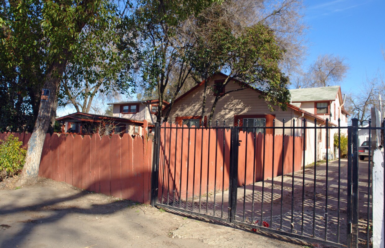 Primary Photo - 3140-3150 Belvedere Ave